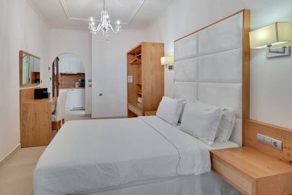 One Bedroom Family Room with Balcony and Sea View One Bedroom Family Room with Balcony and Sea View